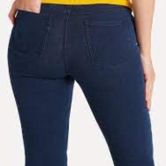 Betabrand Straight-Leg | 4-Pocket Pull On Yoga Denim Pant Medium, Short Petite - Picture 11 of 13